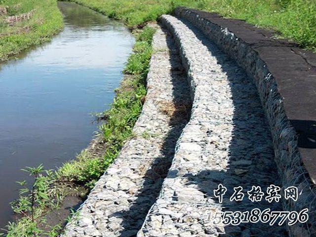 格賓網(wǎng)擋墻護(hù)堤.jpg 格賓網(wǎng)擋墻護(hù)堤.jpg